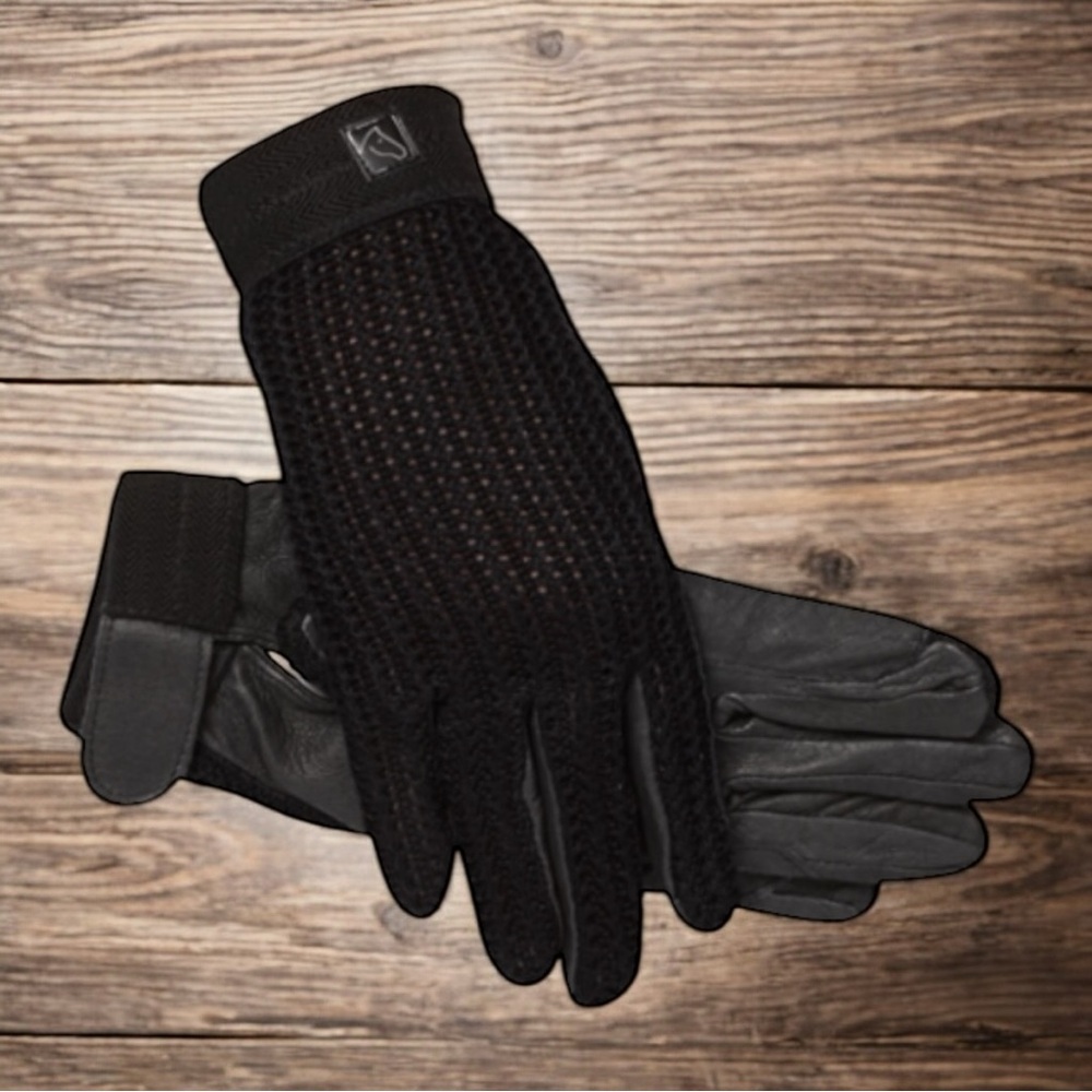 Chic Black Knit and Leather Gloves